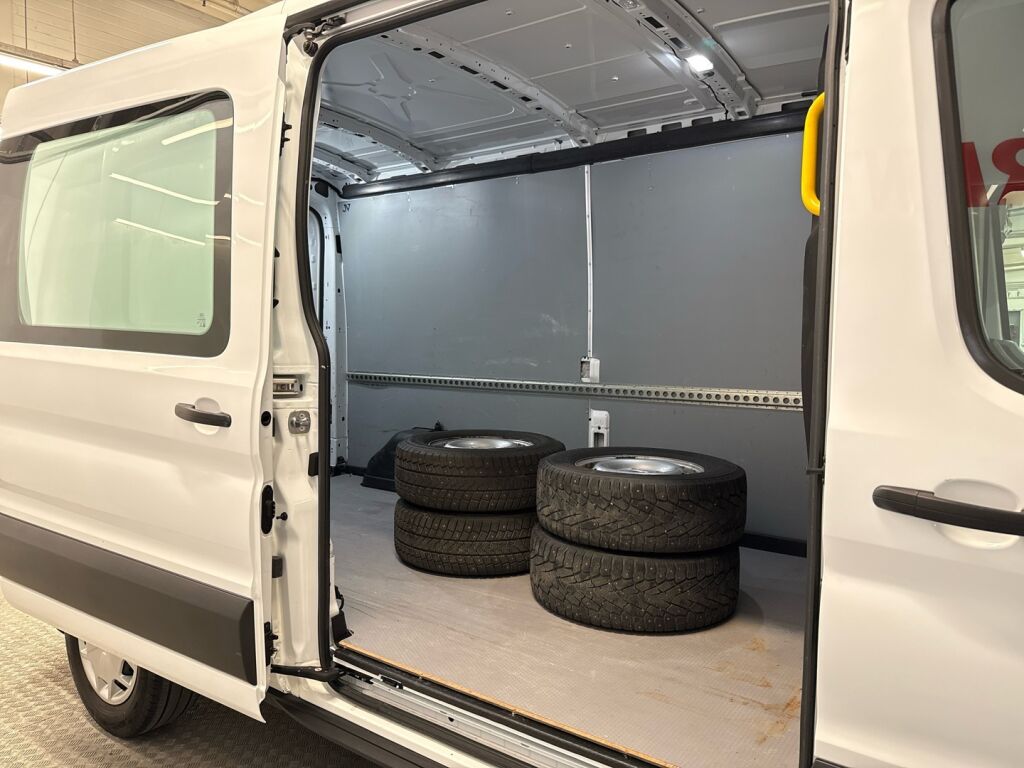 Ford Transit 2021 Valkoinen