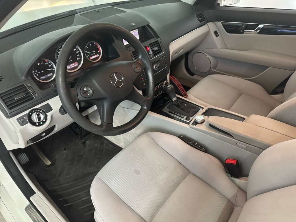 Mercedes-Benz C 2008 Valkoinen