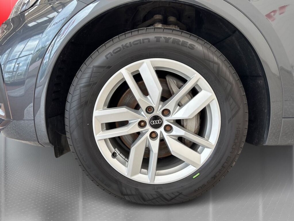Audi Q5 2021 Harmaa
