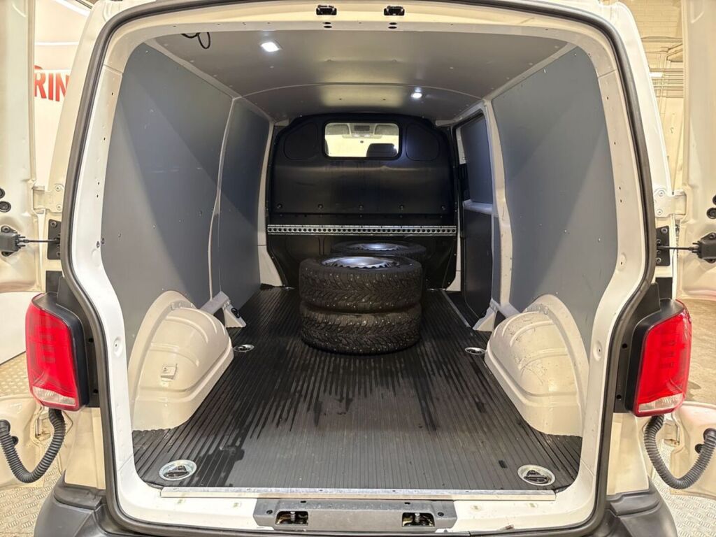 Volkswagen Transporter 2021 Valkoinen