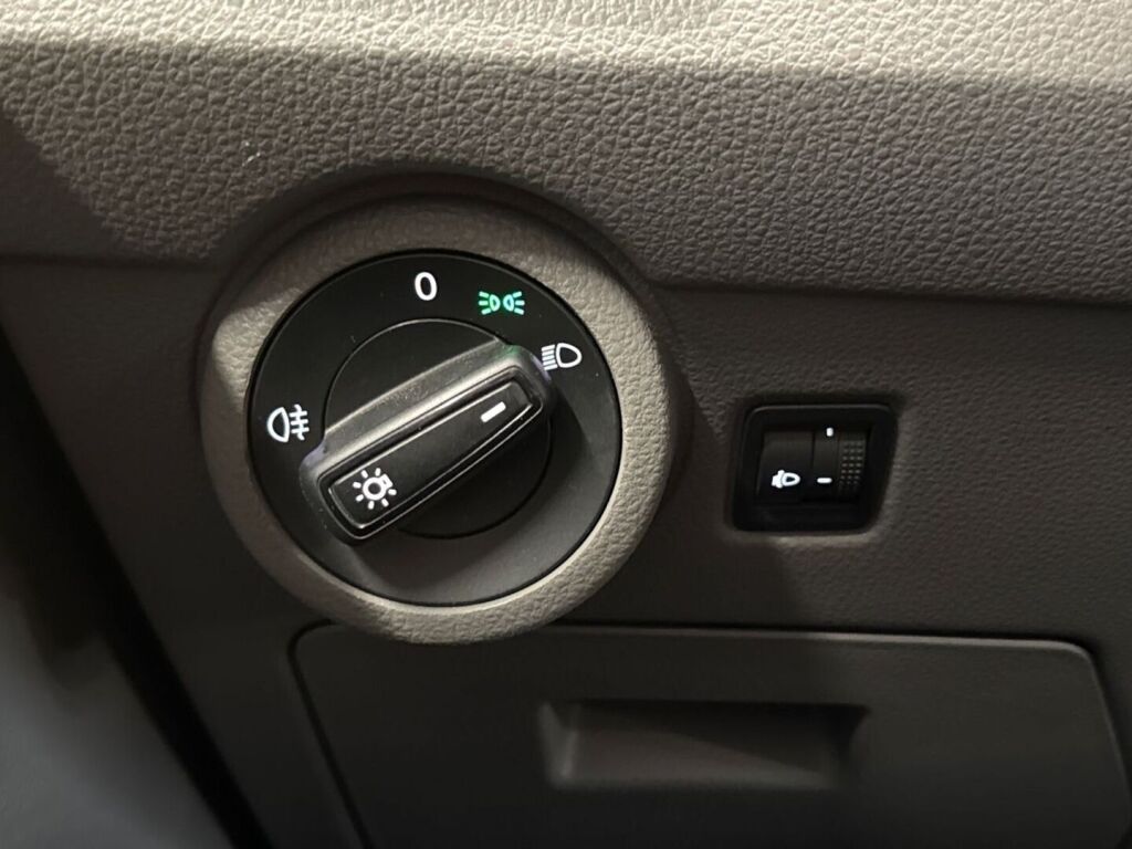 Volkswagen Transporter 2021 Valkoinen