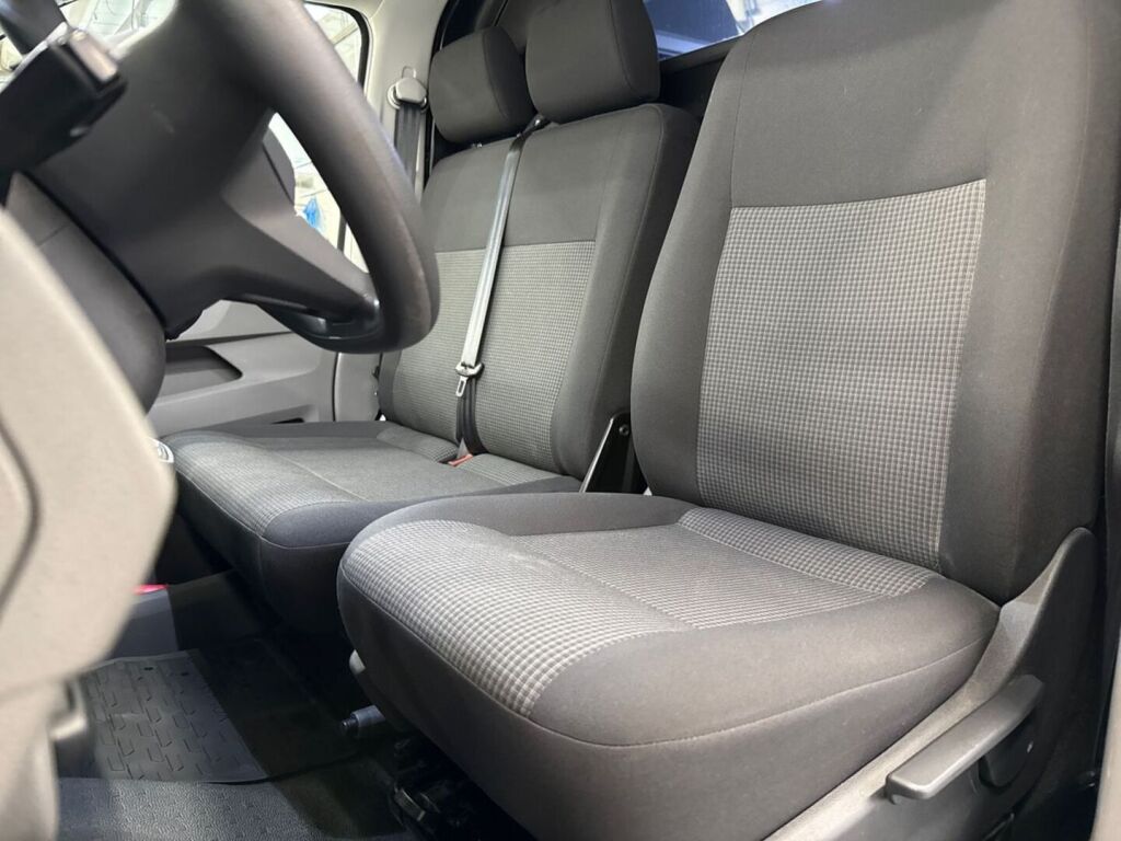 Volkswagen Transporter 2021 Valkoinen