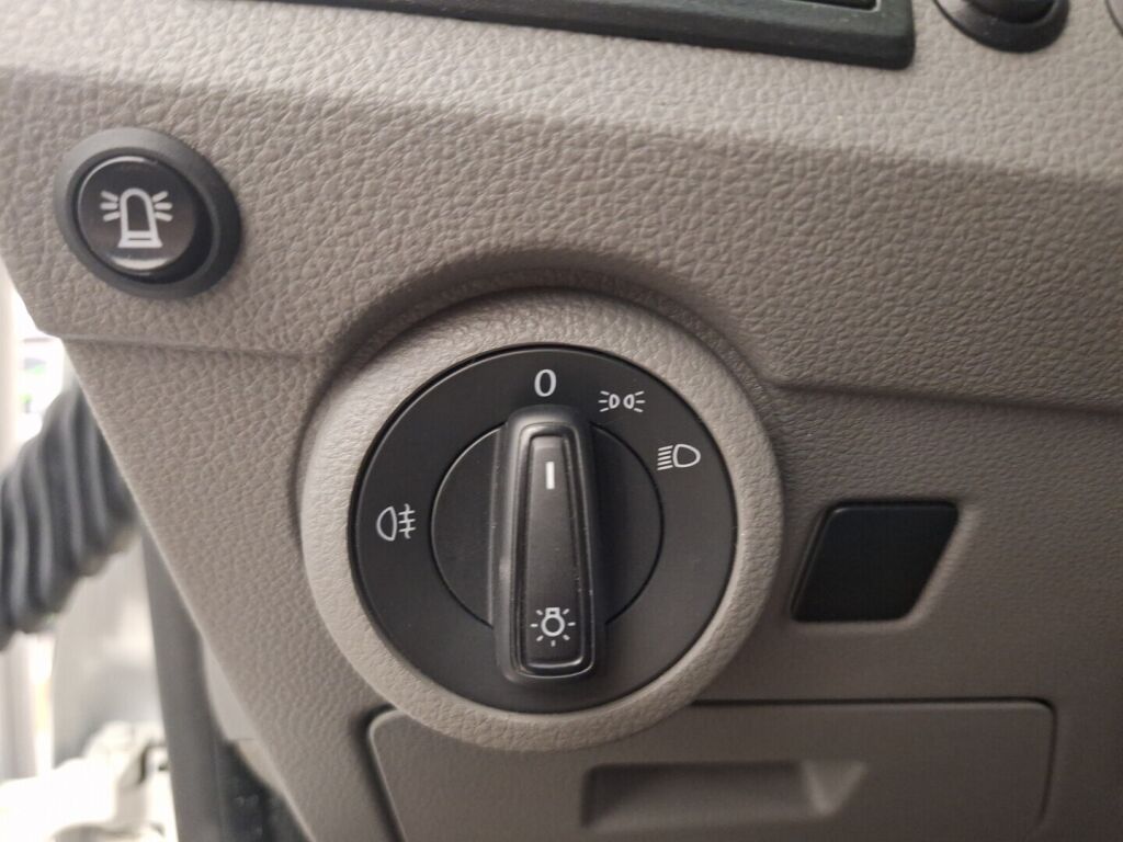 Volkswagen Transporter 2021 Valkoinen