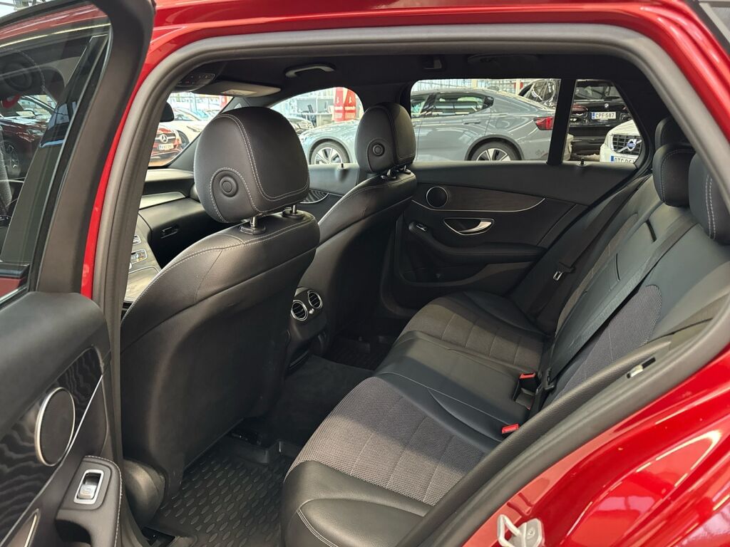 Mercedes-Benz C 2015 Punainen