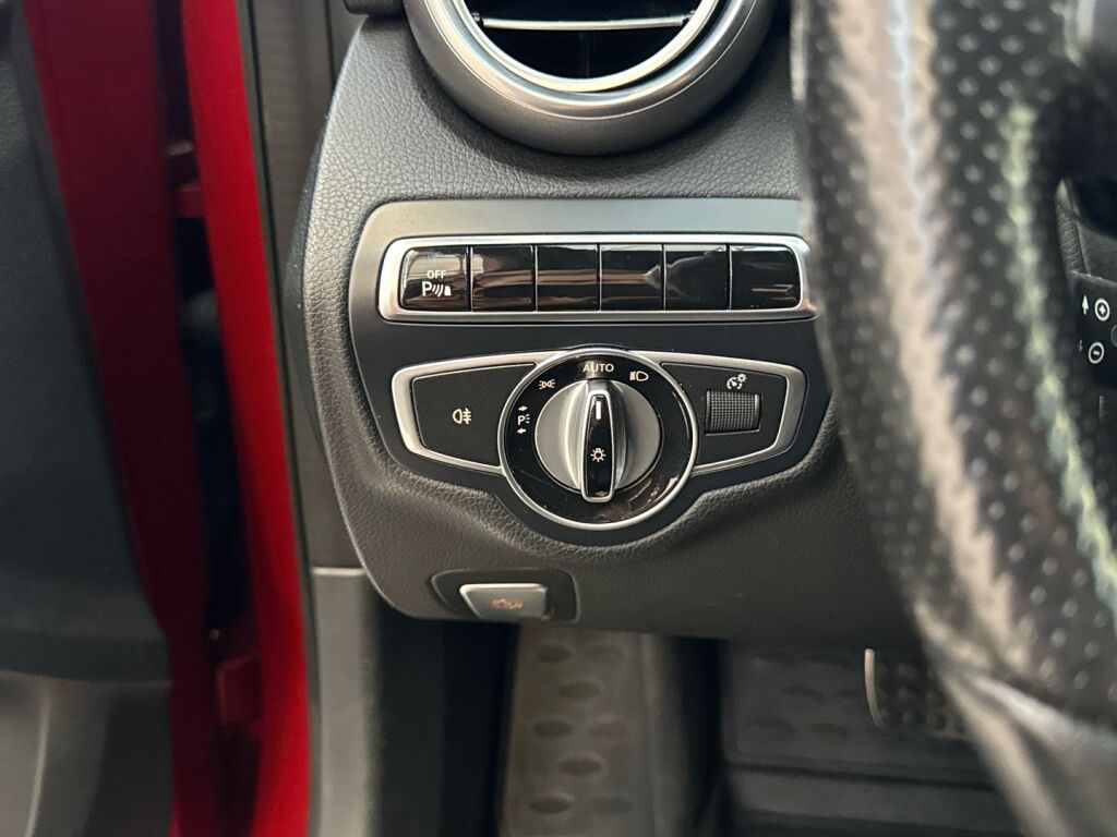 Mercedes-Benz C 2015 Punainen