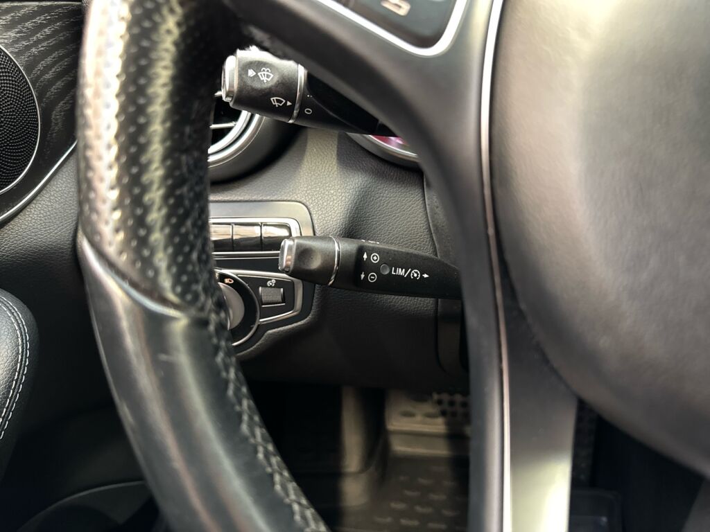 Mercedes-Benz C 2015 Punainen