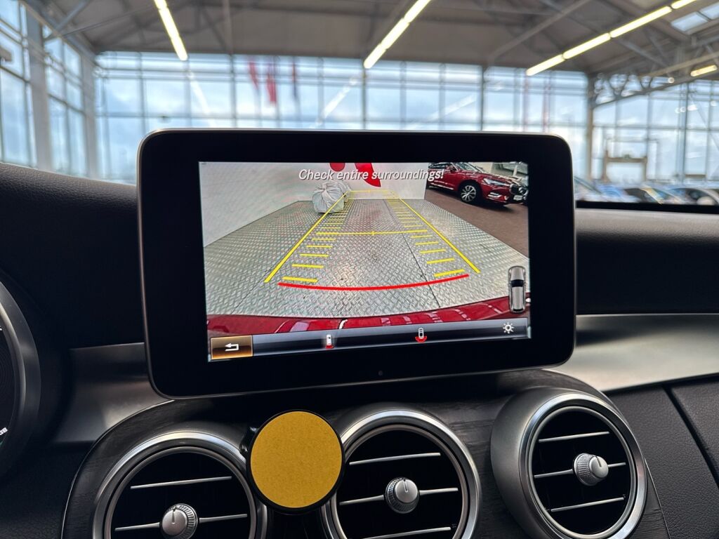 Mercedes-Benz C 2015 Punainen