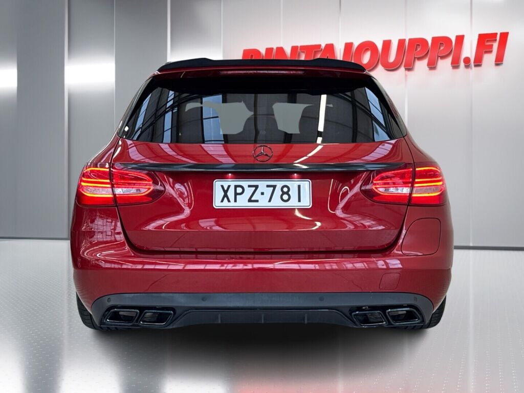 Mercedes-Benz C 2015 Punainen