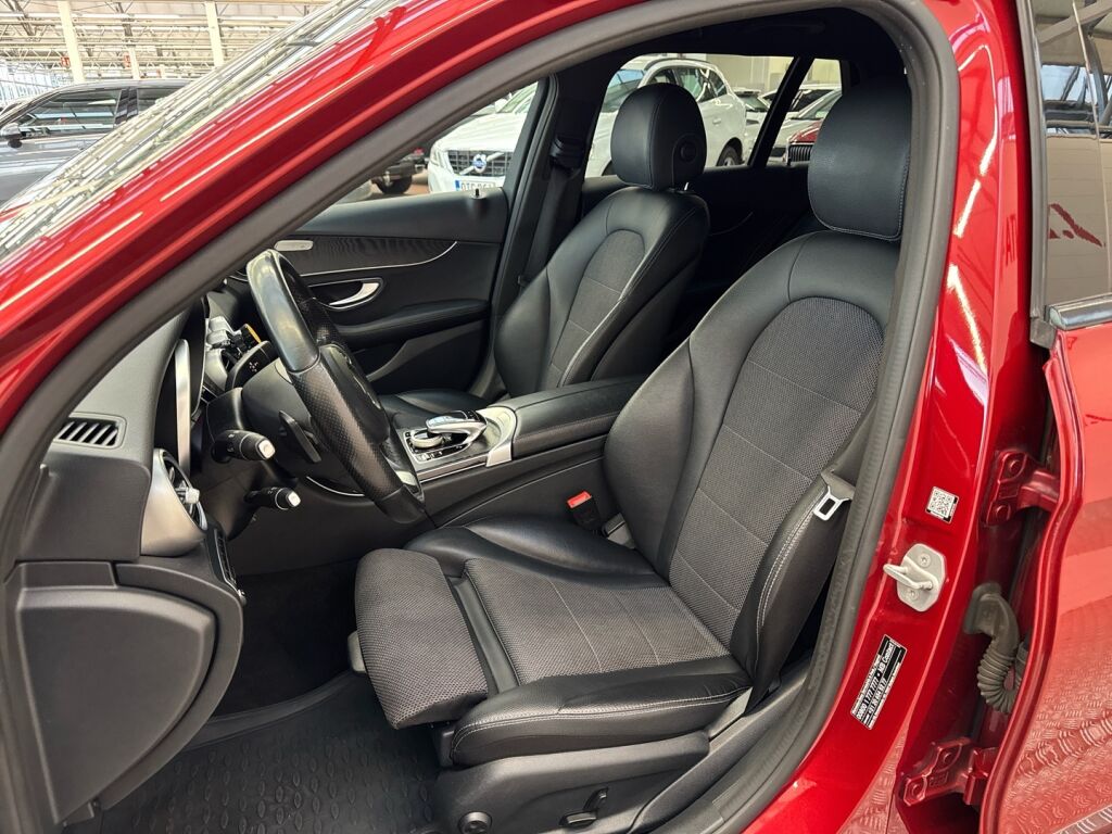 Mercedes-Benz C 2015 Punainen