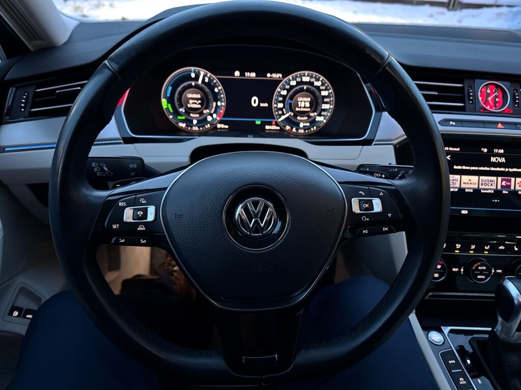 Volkswagen Passat 2018 Harmaa