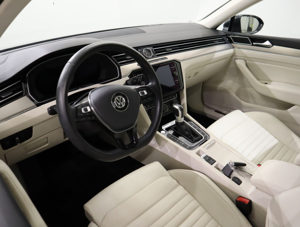 Volkswagen Passat 2018 Harmaa