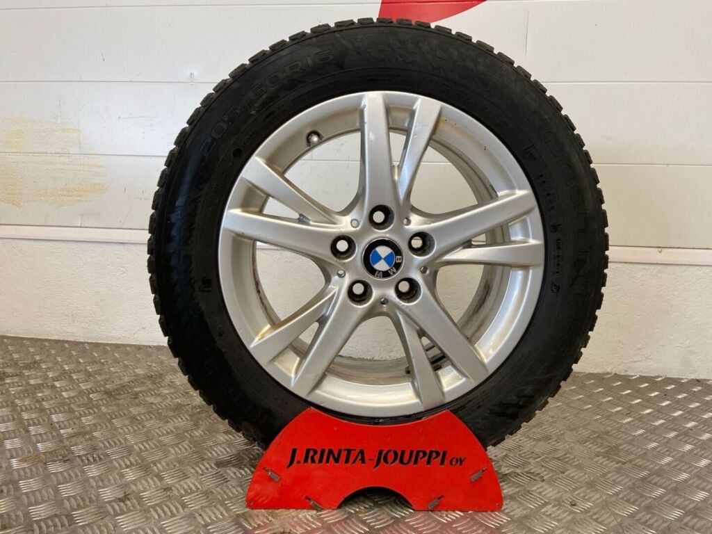 BMW 218 2015 Musta