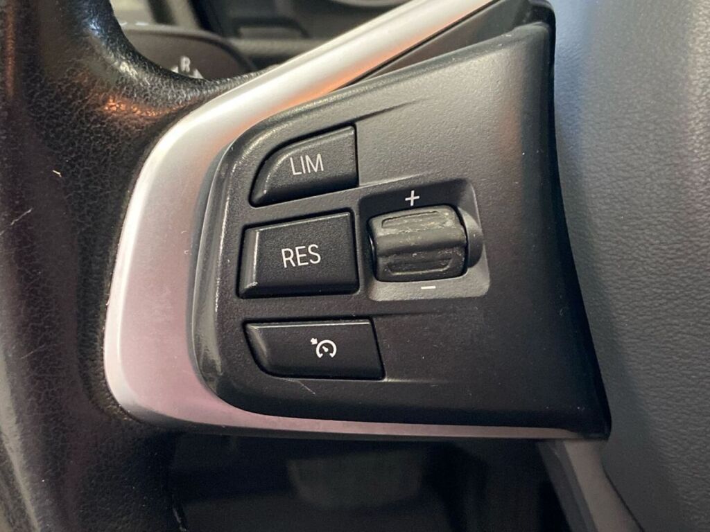 BMW 218 2015 Musta