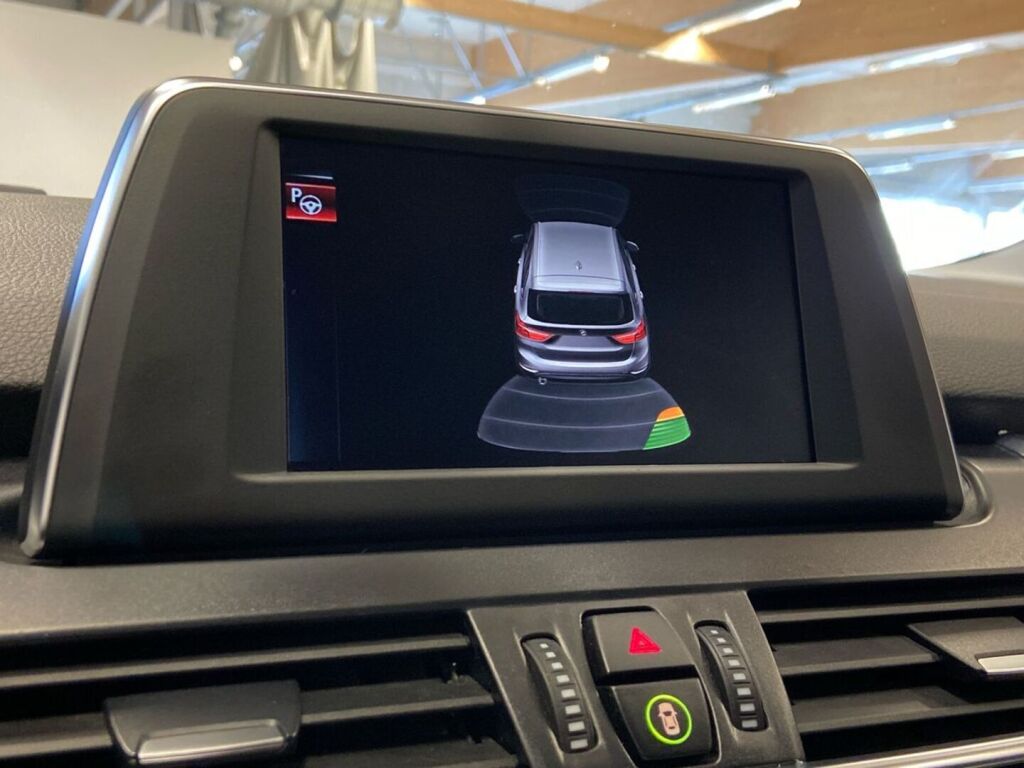 BMW 218 2015 Musta