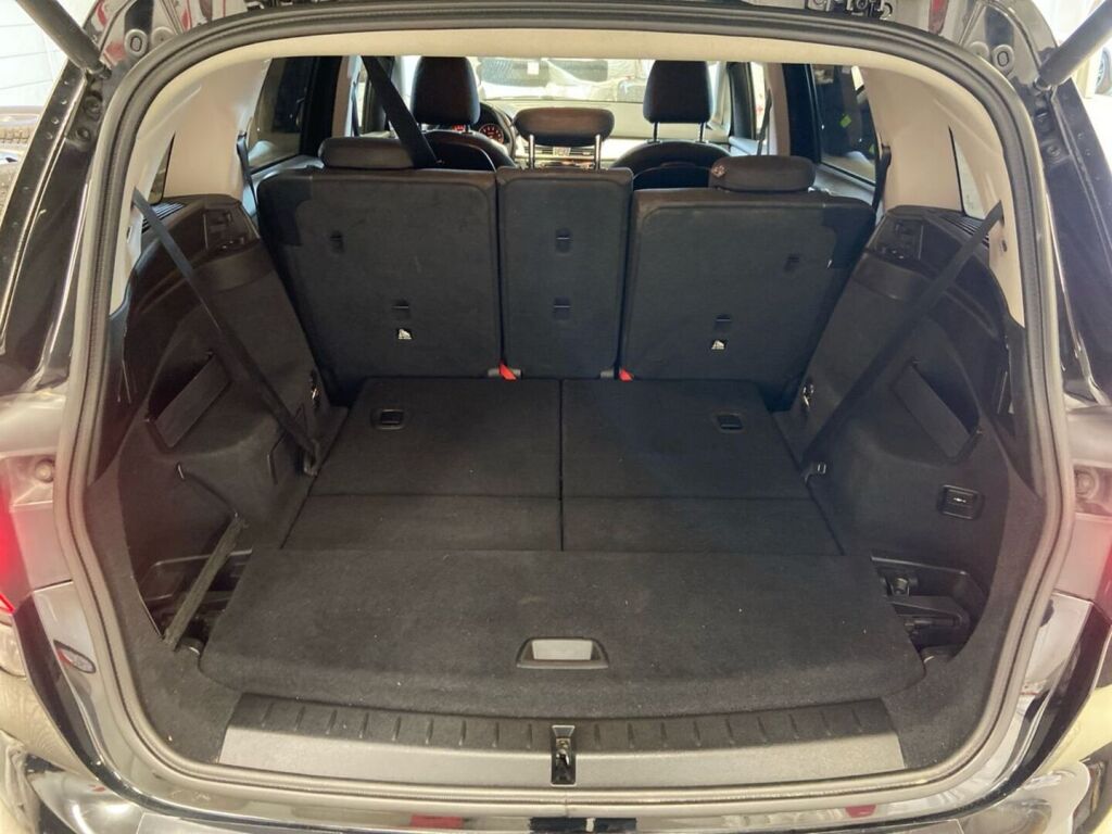 BMW 218 2015 Musta
