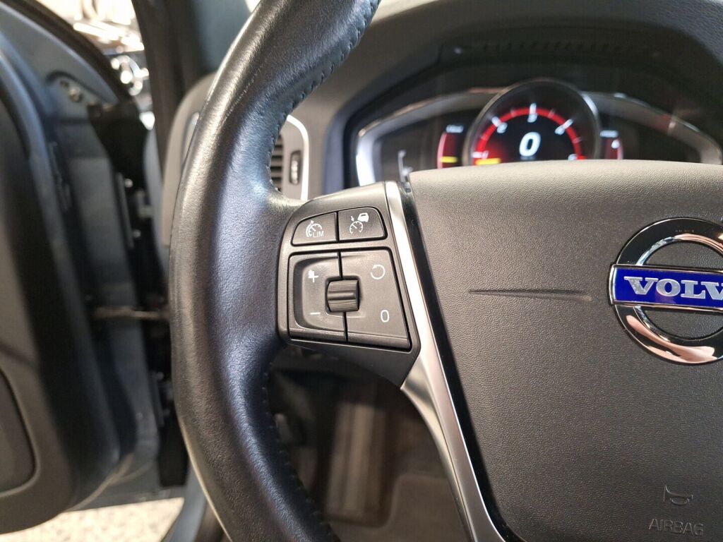 Volvo V60 2018 Sininen