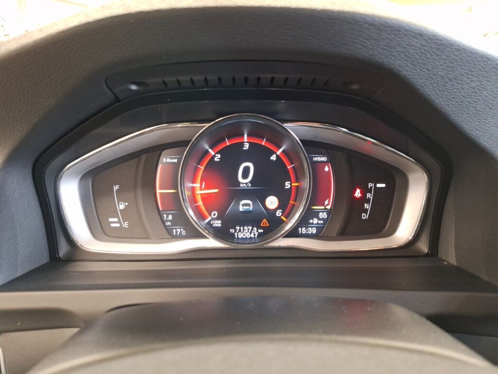 Volvo V60 2018 Sininen