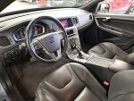 Volvo V60 2018 Sininen