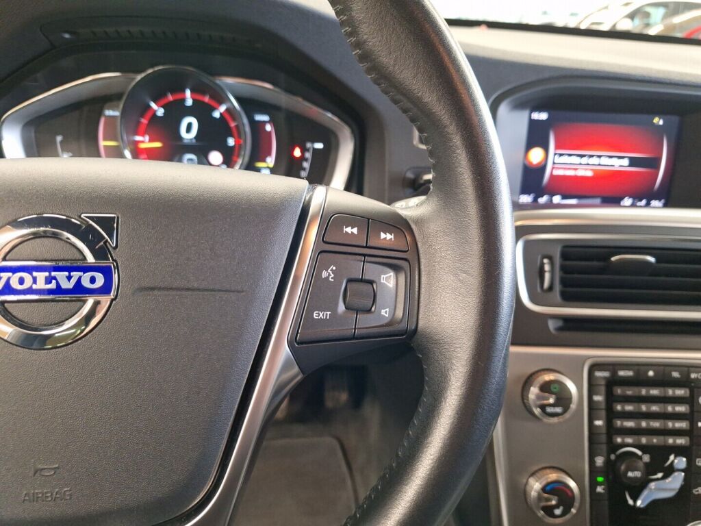 Volvo V60 2018 Sininen