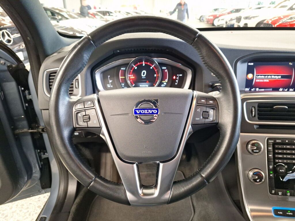 Volvo V60 2018 Sininen
