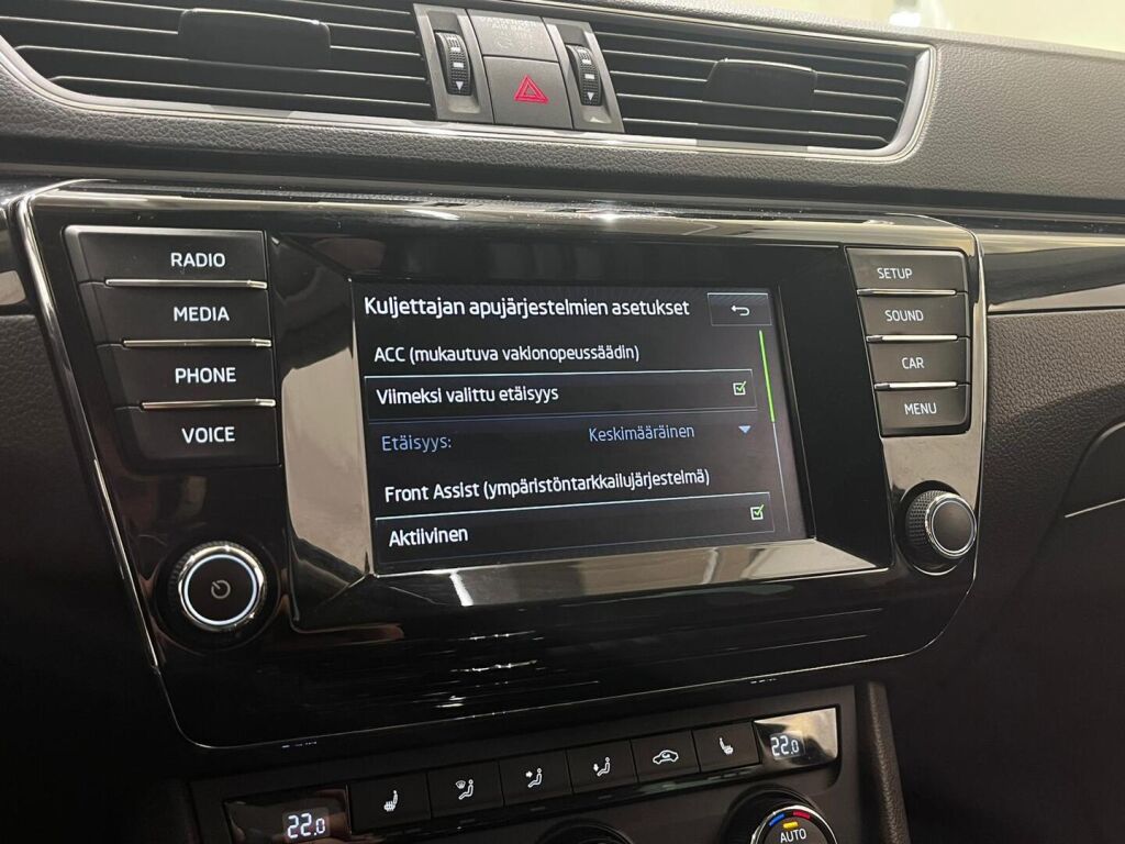 Skoda Superb 2016 Musta