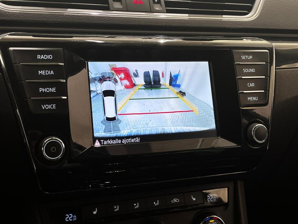 Skoda Superb 2016 Musta