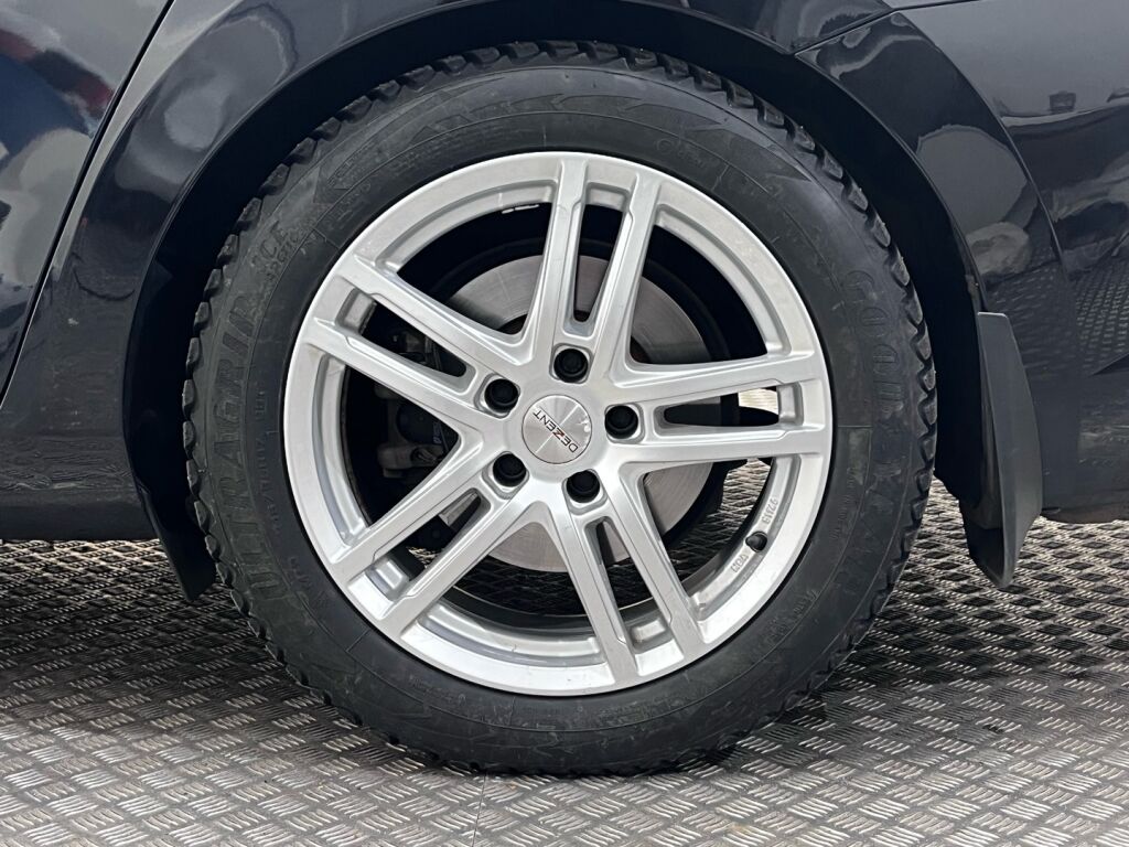 Skoda Superb 2016 Musta