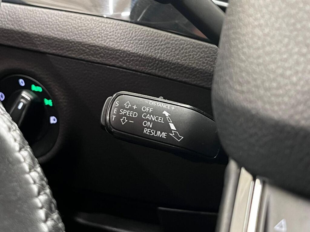 Skoda Superb 2016 Musta