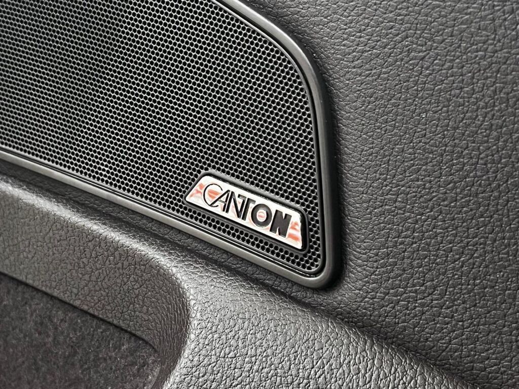 Skoda Superb 2016 Musta