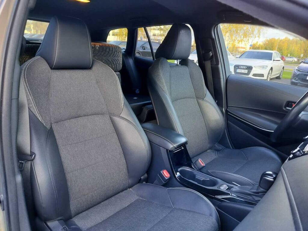 Toyota Corolla 2022 Ruskea (beige)