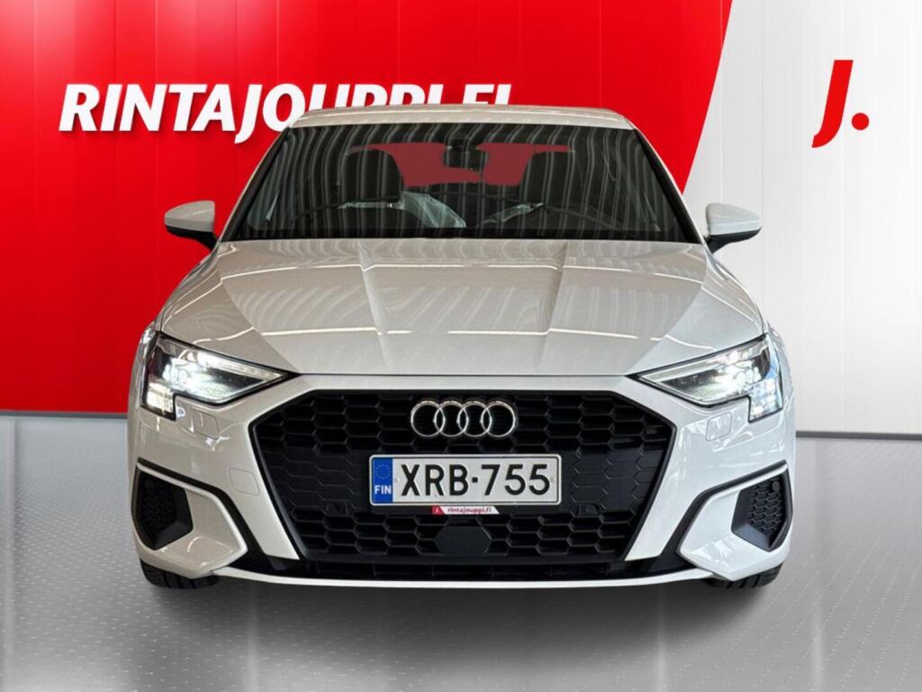 Audi A3 2022 Valkoinen