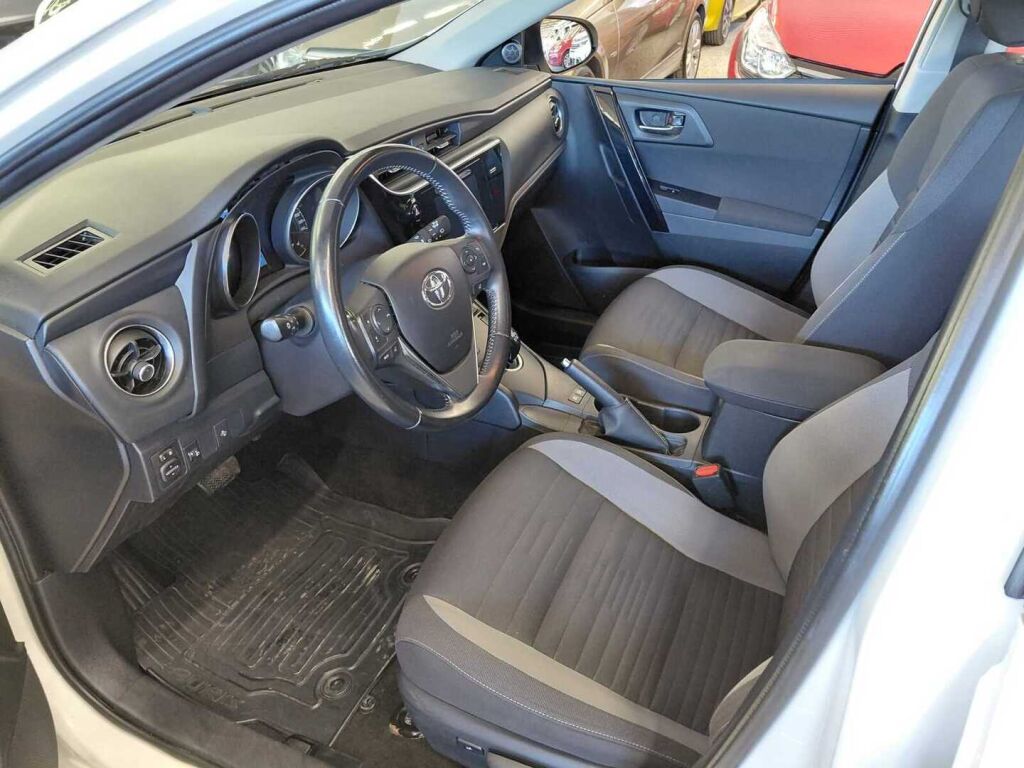 Toyota Auris 2017 Valkoinen