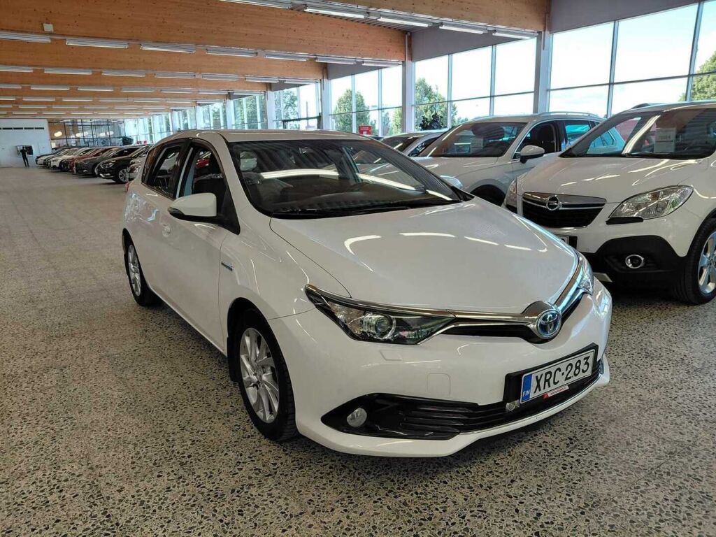 Toyota Auris 2017 Valkoinen