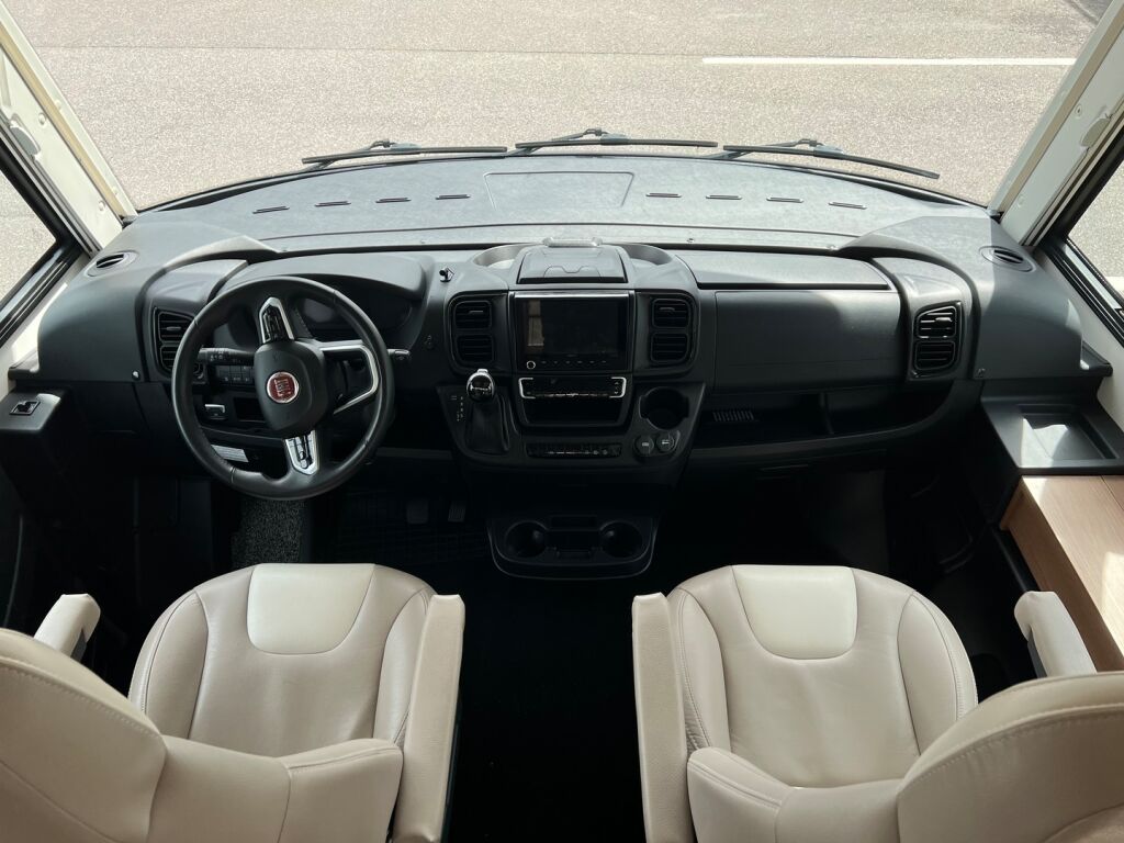 Rapido S8 886F Scandinavian Exclusive Autom 2022 Valkoinen