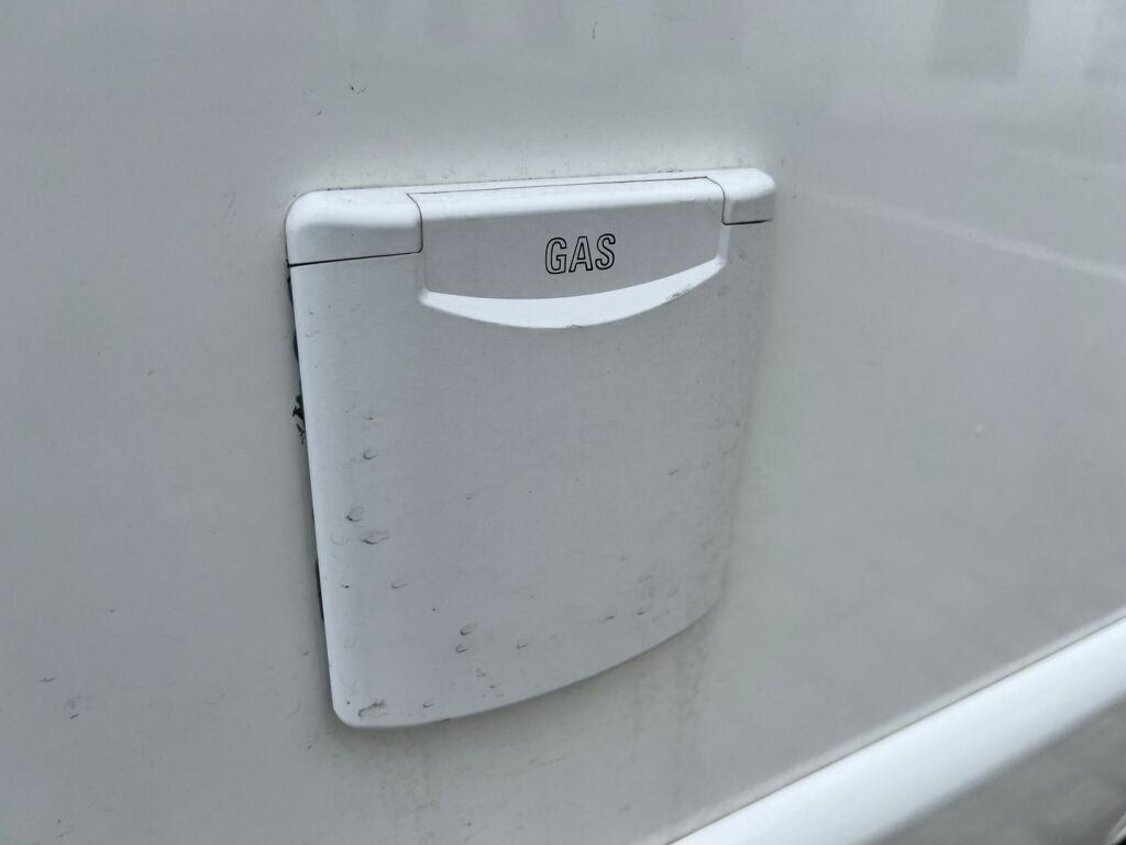 Rapido S8 886F Scandinavian Exclusive Autom 2022 Valkoinen