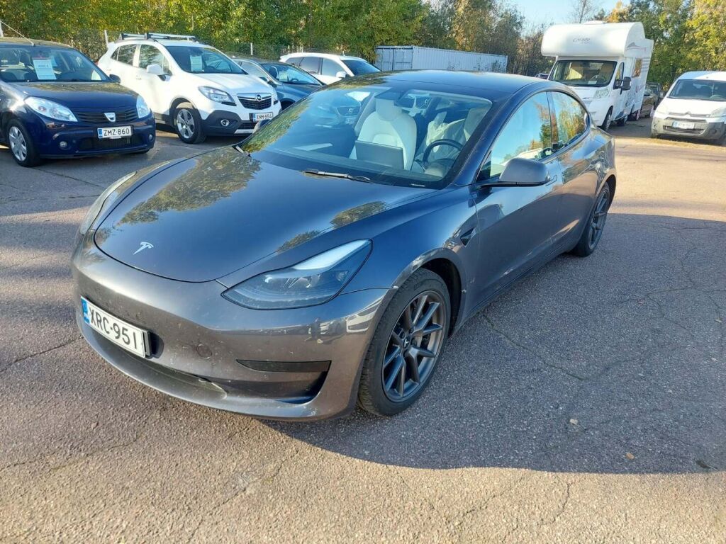 Tesla Model 3 2021 Harmaa