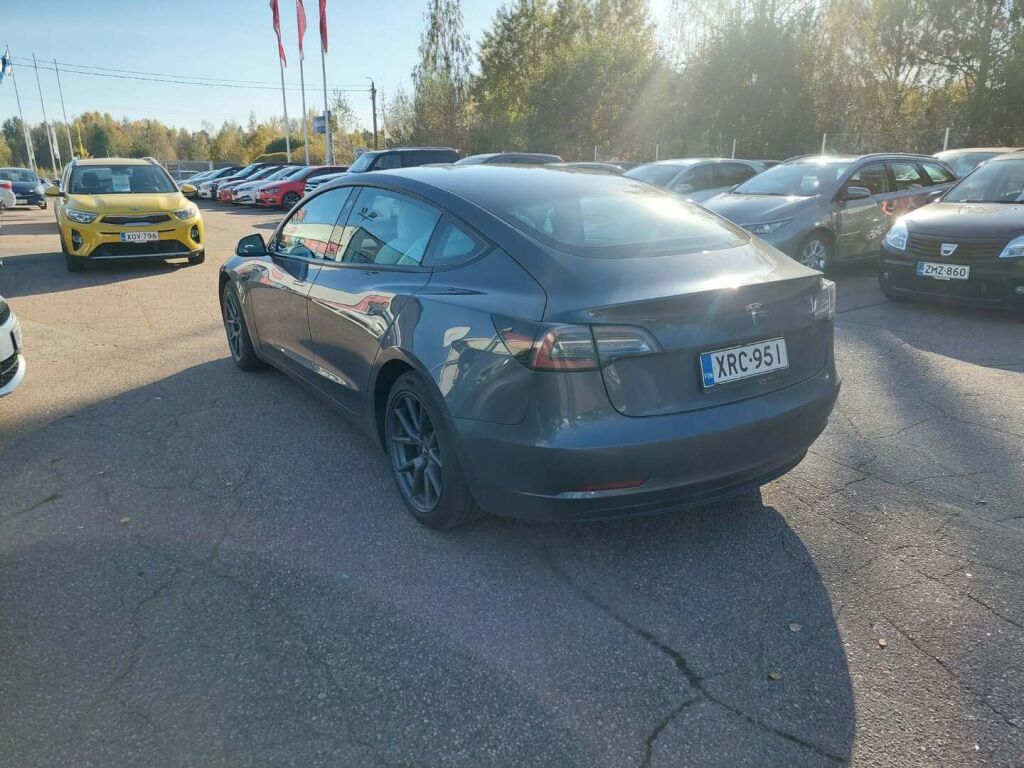 Tesla Model 3 2021 Harmaa