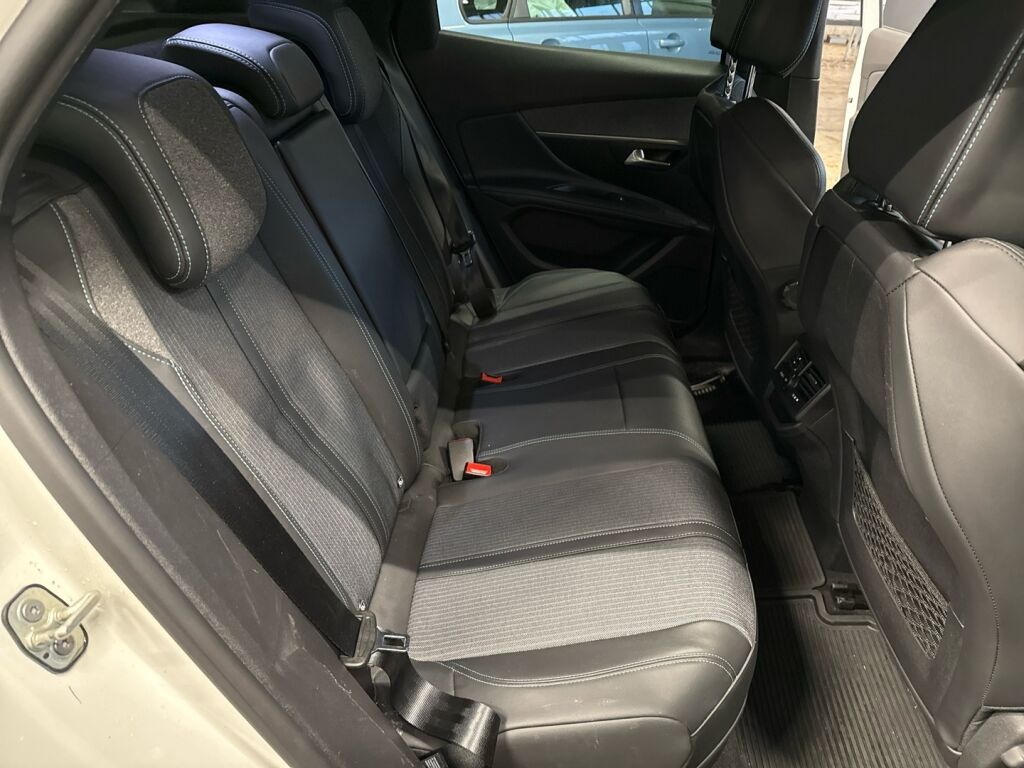 Peugeot 3008 2022 Valkoinen