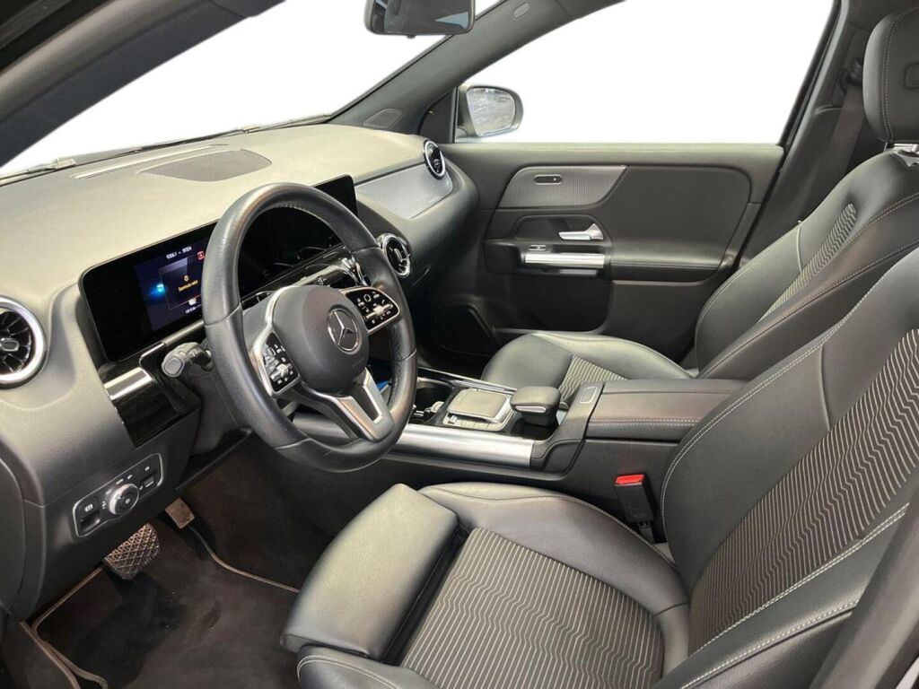 Mercedes-Benz GLA 2022 Musta