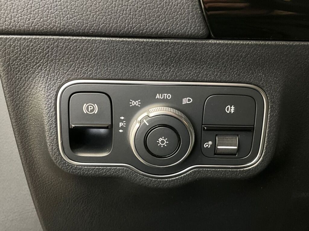 Mercedes-Benz GLA 2022 Musta