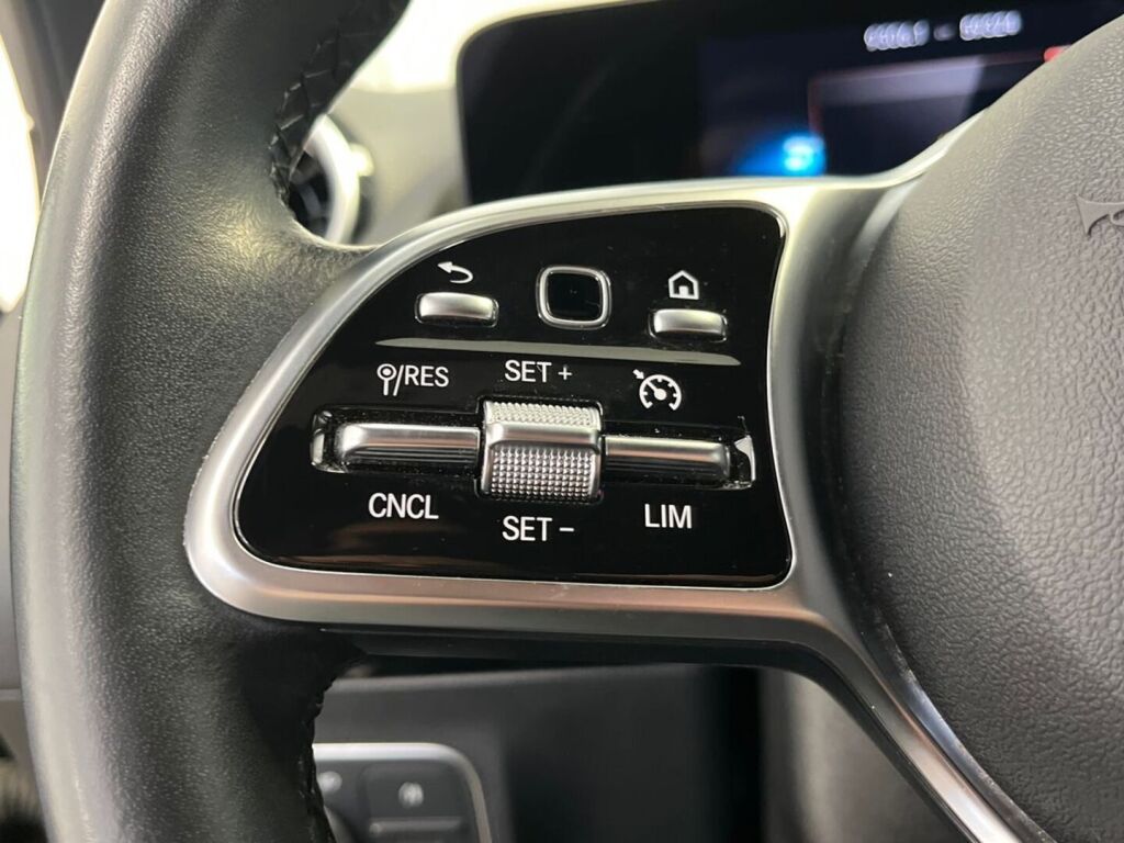 Mercedes-Benz GLA 2022 Musta