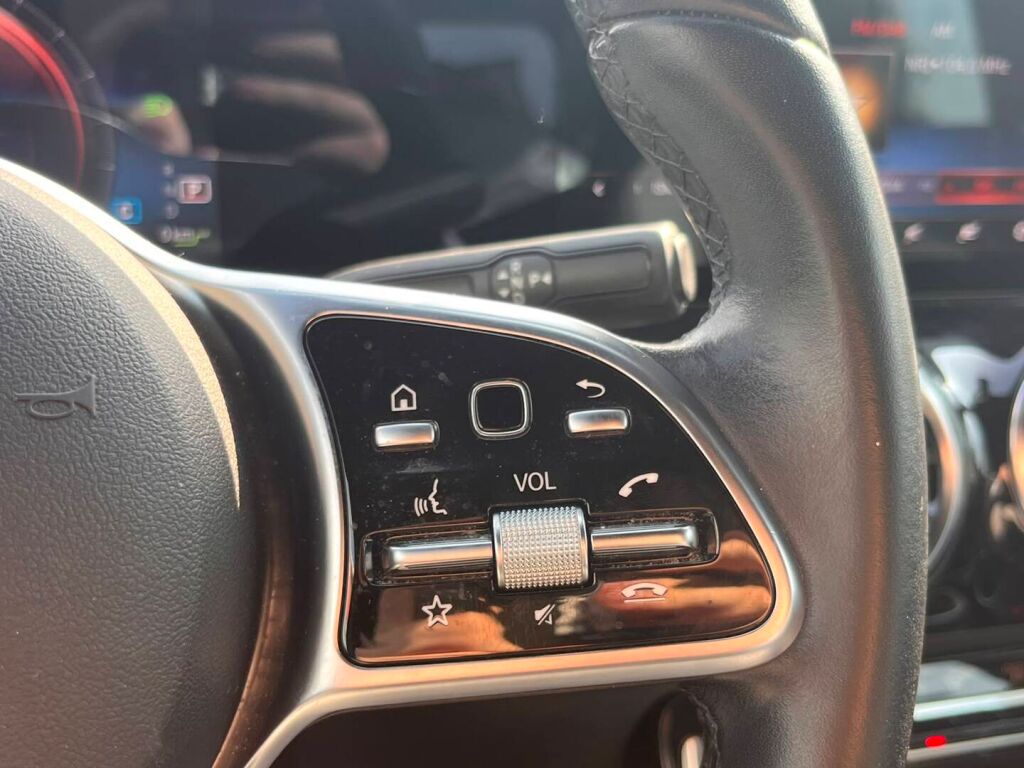 Mercedes-Benz GLA 2022 Musta