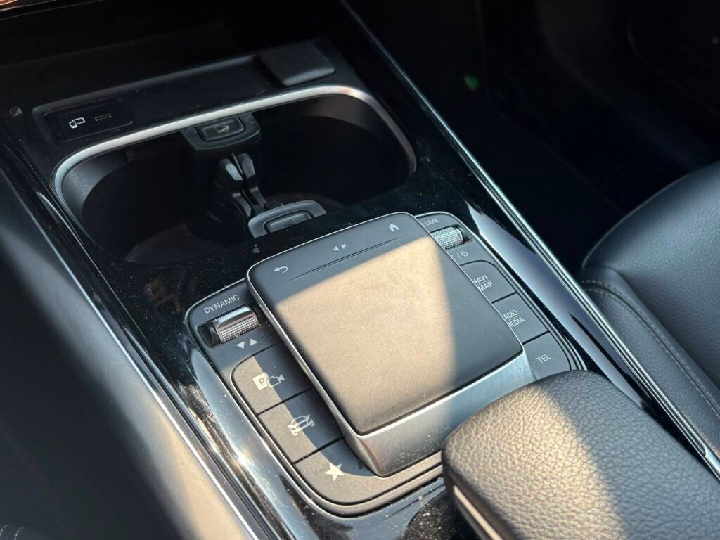 Mercedes-Benz GLA 2022 Musta