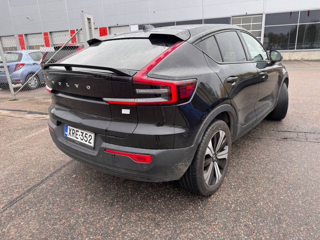 Volvo C40 2022 Musta
