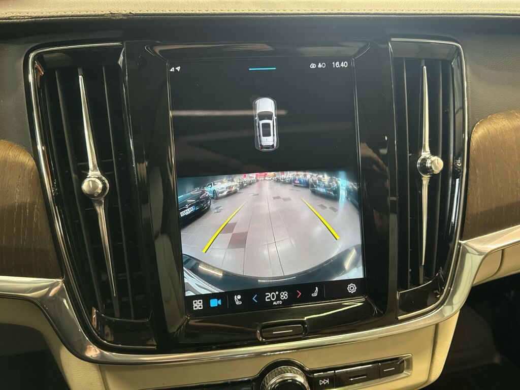 Volvo V90 2022 Musta