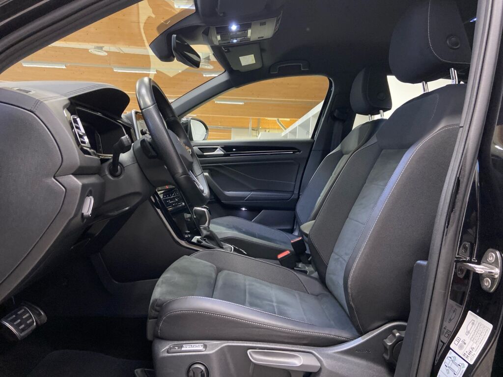 Volkswagen T-Roc 2022 Musta