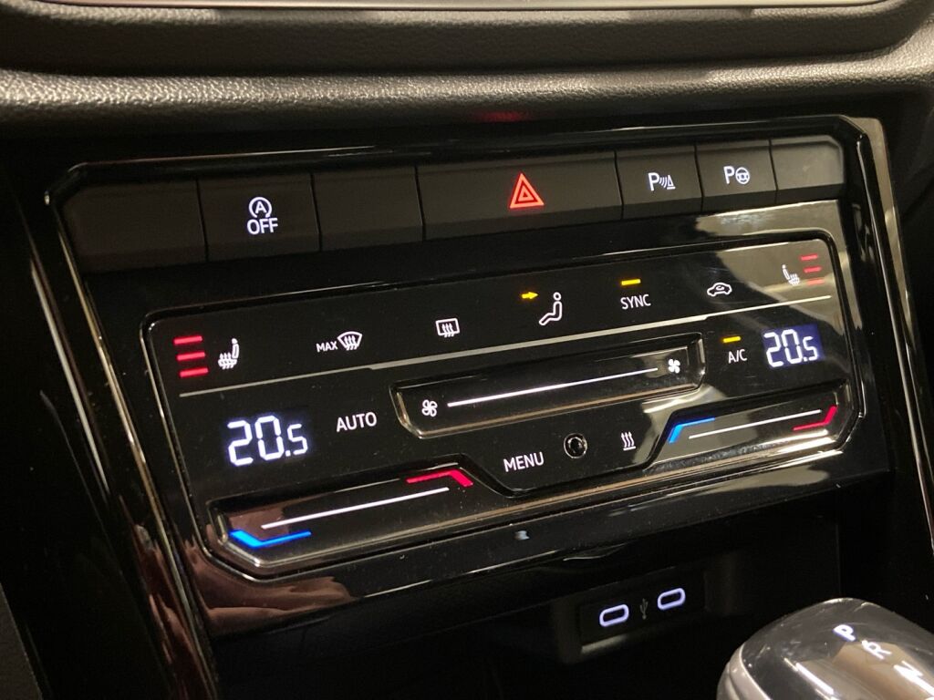 Volkswagen T-Roc 2022 Musta