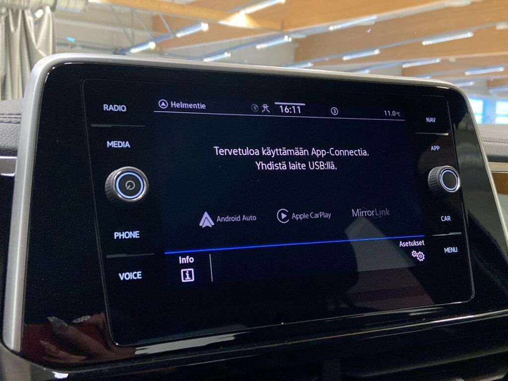 Volkswagen T-Roc 2022 Musta