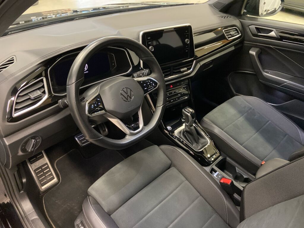 Volkswagen T-Roc 2022 Musta