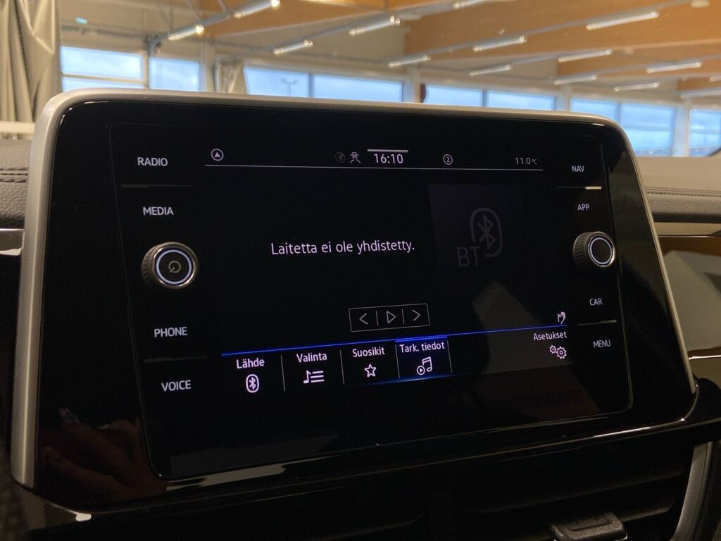 Volkswagen T-Roc 2022 Musta